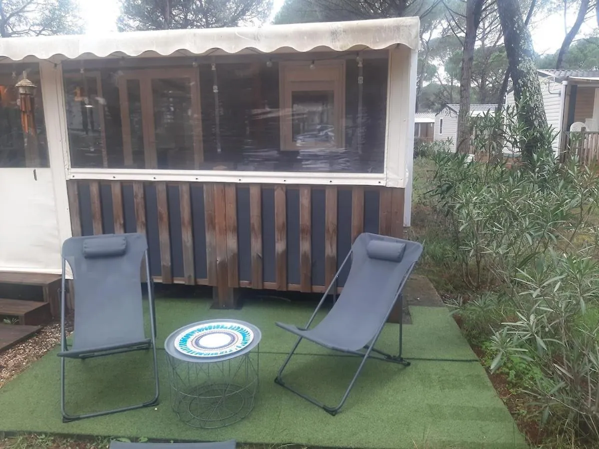 Holiday home Mobil-Home, 6 Pers, 3 Ch, 2 Sdb, Oasis Village 5 Etoiles Puget-sur Argens France
