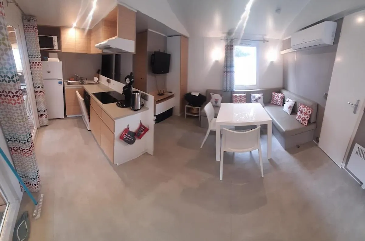 Holiday home Mobil-Home, 6 Pers, 3 Ch, 2 Sdb, Oasis Village 5 Etoiles Puget-sur Argens