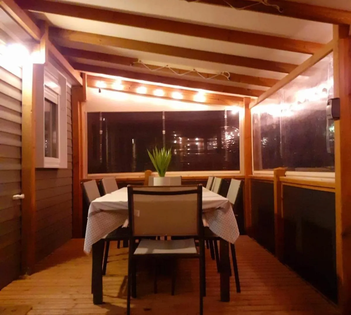 Mobil-Home, 6 Pers, 3 Ch, 2 Sdb, Oasis Village 5 Etoiles Puget-sur Argens