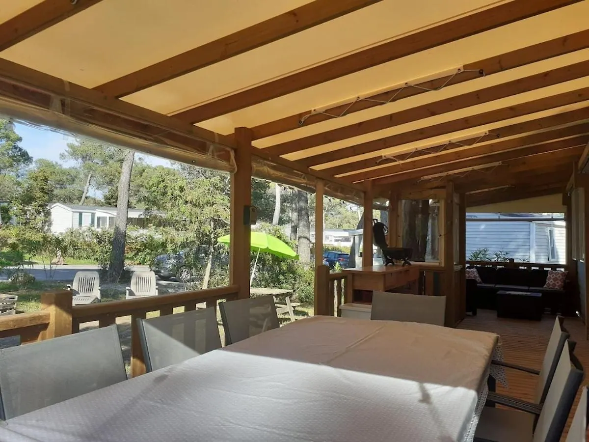 Mobil-Home, 6 Pers, 3 Ch, 2 Sdb, Oasis Village 5 Etoiles Puget-sur Argens Holiday home