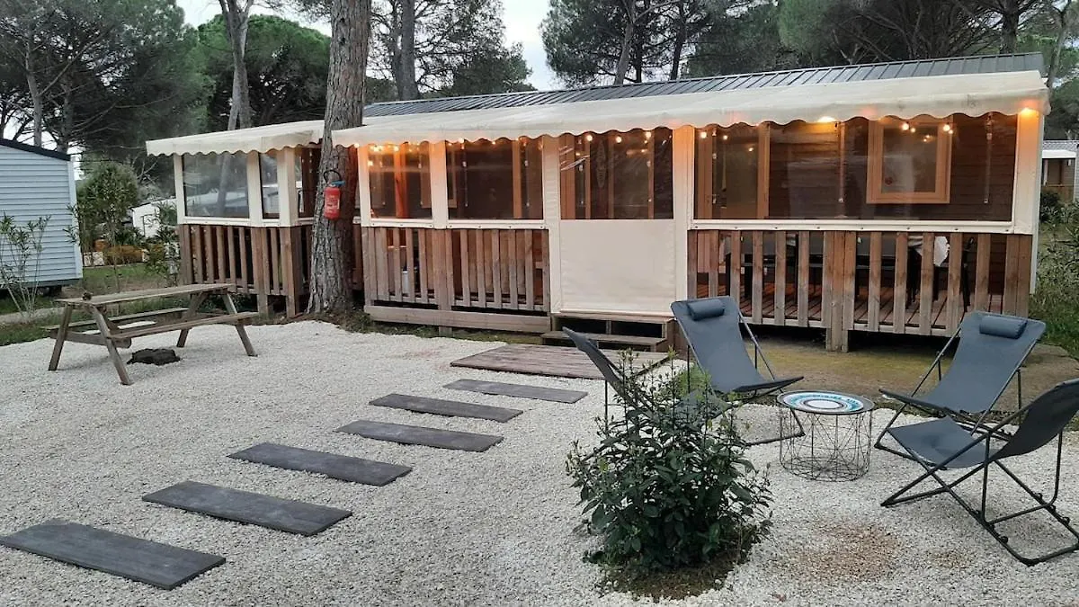 Mobil-Home, 6 Pers, 3 Ch, 2 Sdb, Oasis Village 5 Etoiles Puget-sur Argens Holiday home