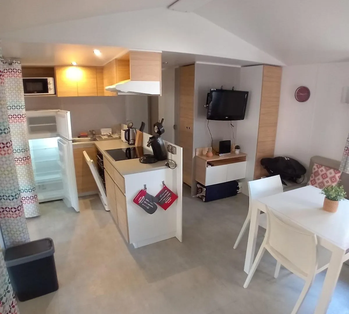 Mobil-Home, 6 Pers, 3 Ch, 2 Sdb, Oasis Village 5 Etoiles Puget-sur Argens Holiday home