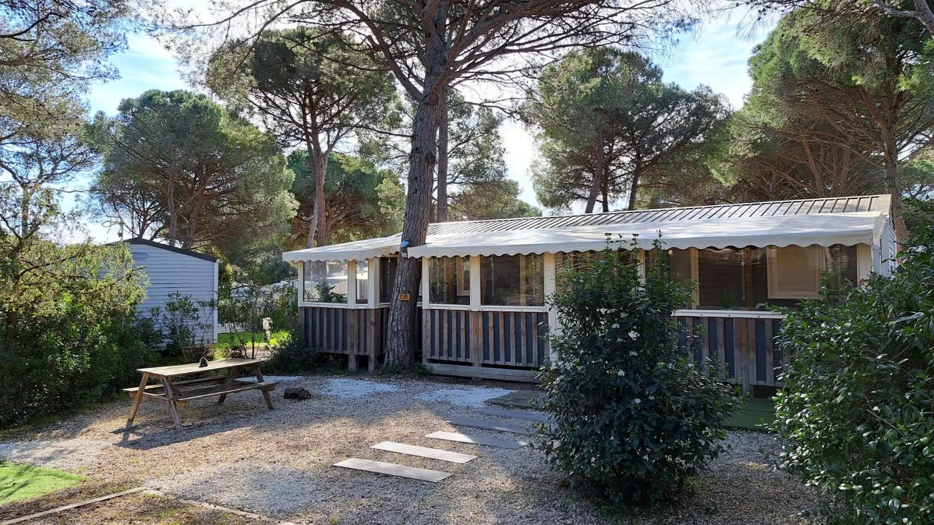 Holiday home Mobil-Home, 6 Pers, 3 Ch, 2 Sdb, Oasis Village 5 Etoiles Puget-sur Argens