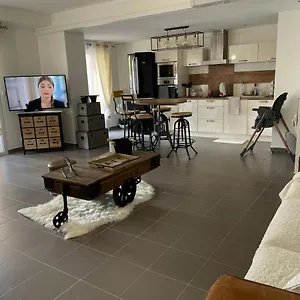 Appartement Magnifique 15 Minutes En Voiture De La Mer, Puget-sur Argens