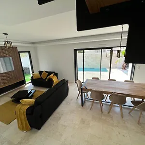 Ella Villa
